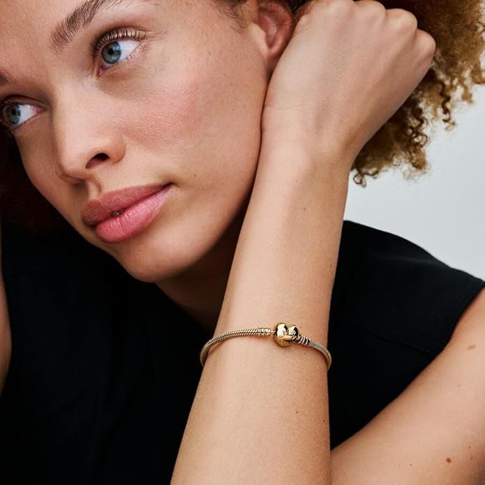 Pandora Moments Schlangen-Gliederarmband mit Herz-Verschluss aus Sterling Silber mit vergoldeter Metalllegierung, Kompatibel mit Pandora Moments, Größe:19, 563050C00-19 - obrazek 2