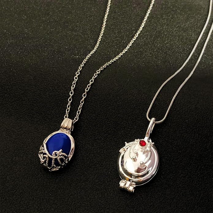 Zestaw biżuterii Cosplay Vampire 9 części - wisiorki Katherine, Bonnie, Księżyc, Elena, Werba, Damon, Stefan, pierścionek z herbem rodziny, kolczyki ze szkłem diamentowym - obrazek 4